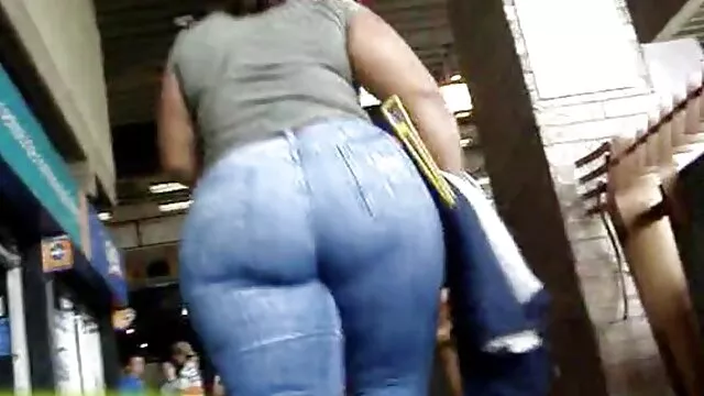 Baisé une rousse vintage film porno francais dans la voiture