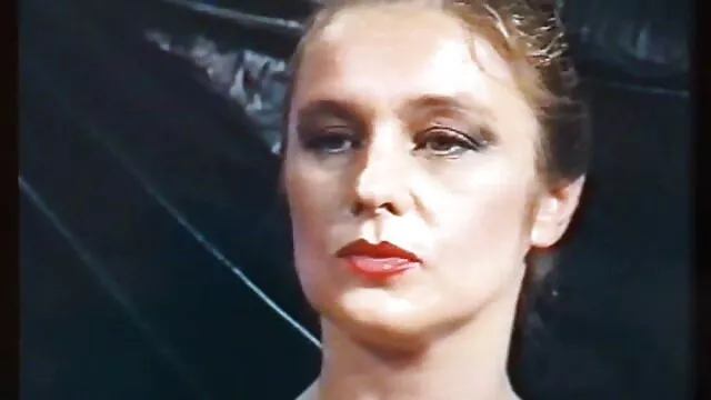 Il leur fait réaliser vintage movies x tous leurs caprices