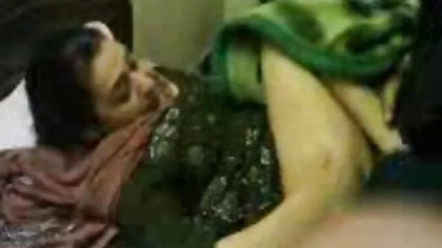 Une étudiante film vintage porno francais russe ne pouvait pas refuser le sexe anal avec son petit ami