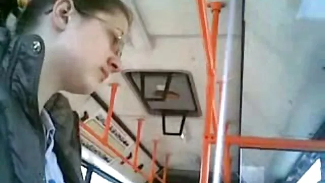 Pisser au bord de film x retro la colline