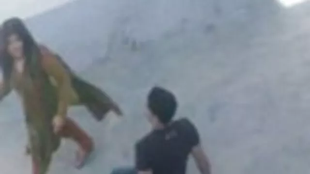 Superbe film x vintage streaming sexe anal dans des positions imprévisibles